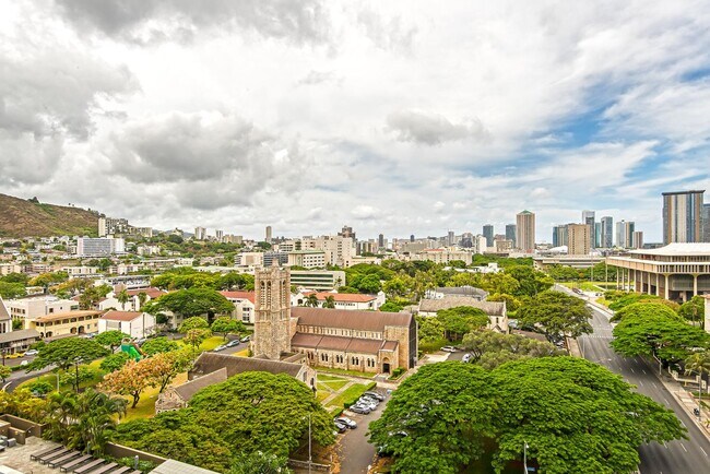 Building Photo - Downtown Honolulu - Convenient Living!