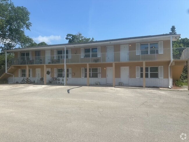 Building Photo - 89 NW Irwin Ave