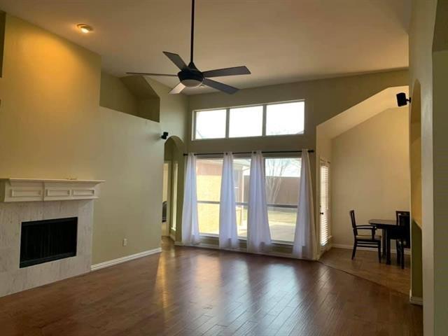 Foto del edificio - 6800 Waverly Ln