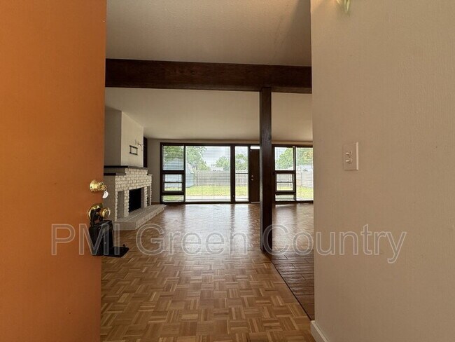 Foto del edificio - 4978 E 26th St