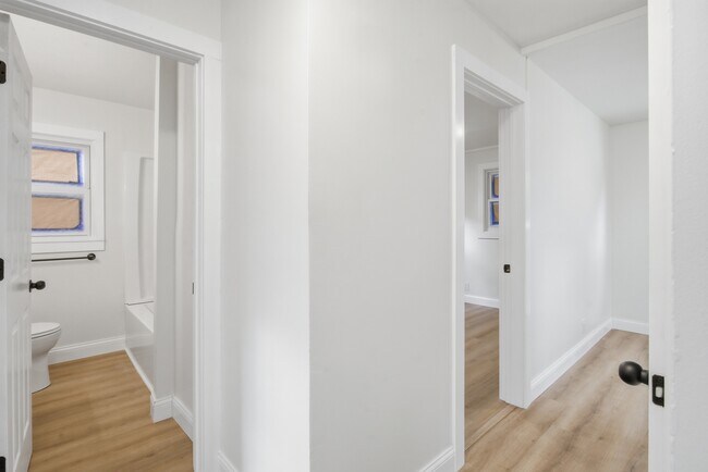 Building Photo - 1547 E Atherton Rd