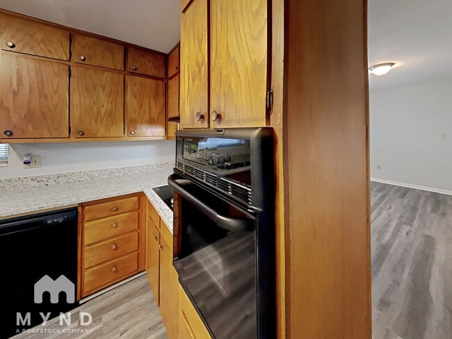 Building Photo - 626 Emerald Dr