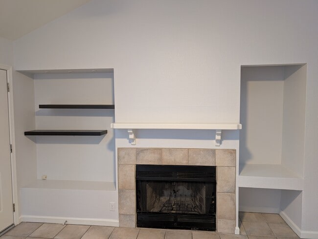 Building Photo - 3301 E Kelton Ln