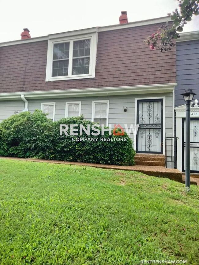 Building Photo - Charming 3 bedroom / 2.5 bath Townhouse Av...