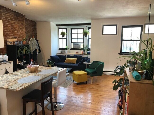 Foto del edificio - 406 Columbus Ave
