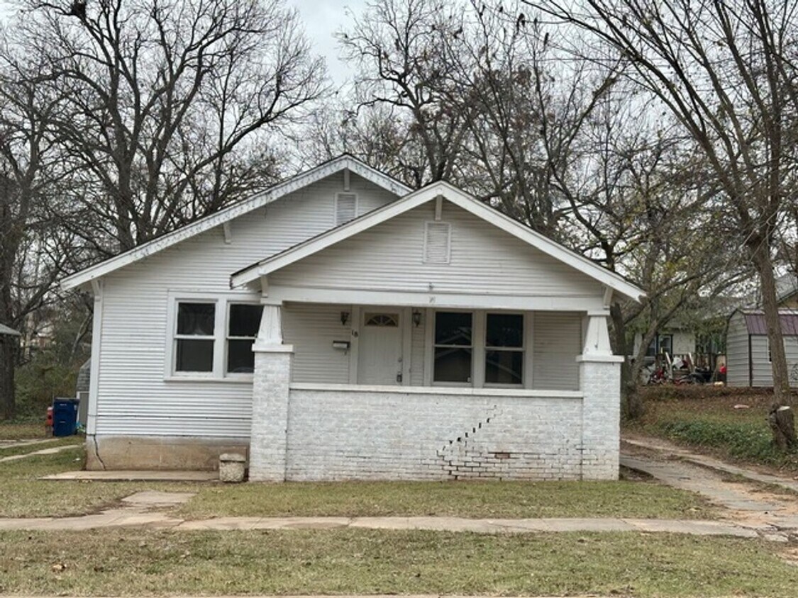 Foto principal - 3 Bedroom and 2 Bathroom Home in Shawnee