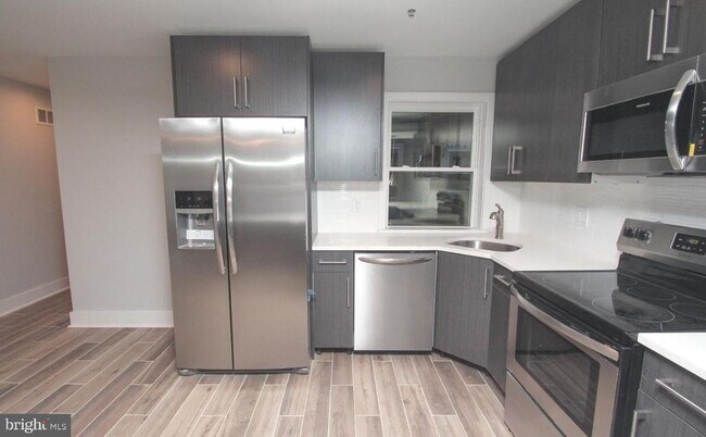 Foto del edificio - 2562 Frankford Ave