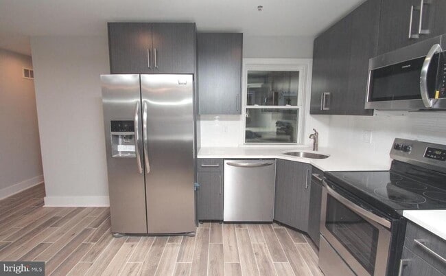 Building Photo - 2562 Frankford Ave