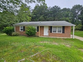 Building Photo - 1202 Melrose Dr