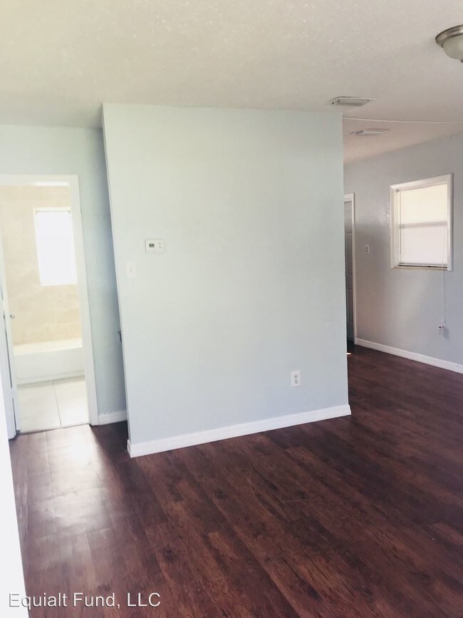 Building Photo - 2 br, 1 bath House - 3125 Strawberry Lane