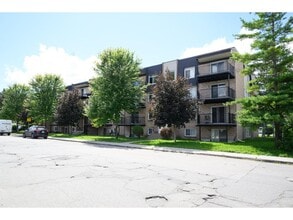 Building Photo - 185 Rue Mutchmore