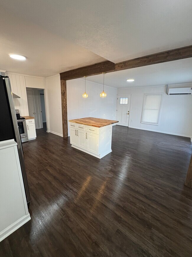 Foto del edificio - 589 Mountain Rd