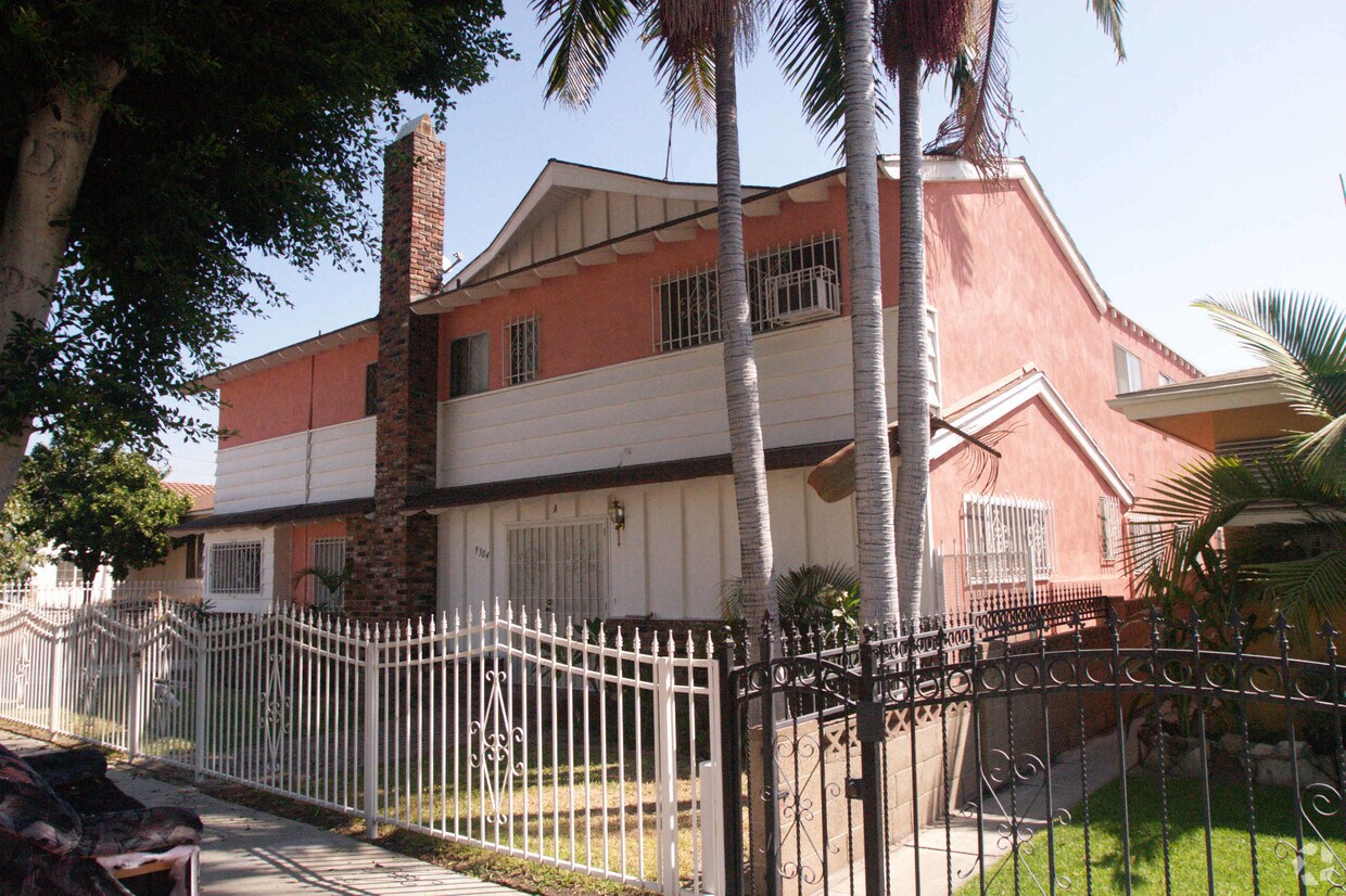 Primary Photo - 9304 San Antonio Ave