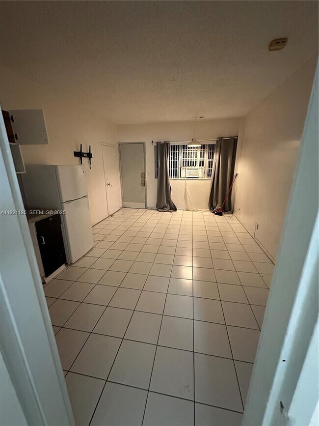 Foto del edificio - 26 Diplomat Pkwy