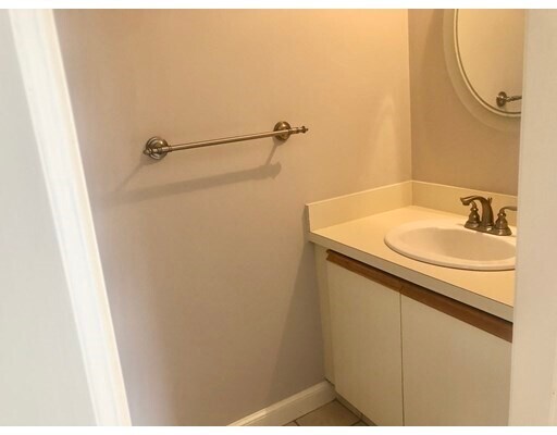 Building Photo - 12 Camelot Dr