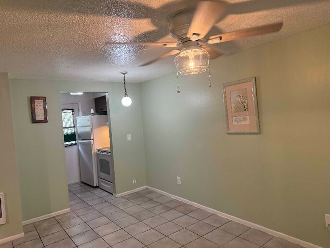Building Photo - 2527 W Palmetto St