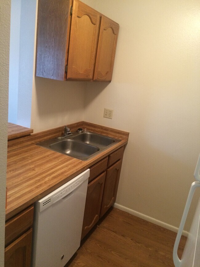 Foto del edificio - Very Nice 1 bed 2 bath with community pool.