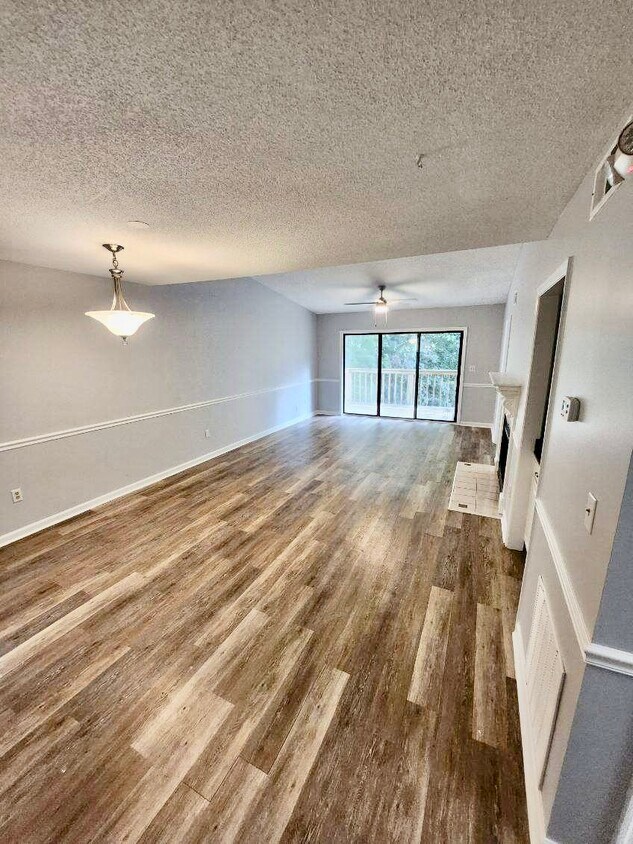 131 Edgewater Ln, West Columbia, SC 29169 Townhouse for Rent in West