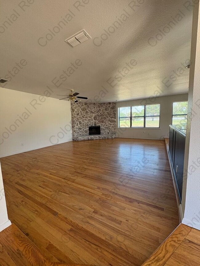 Building Photo - 1600 Colonial Pkwy