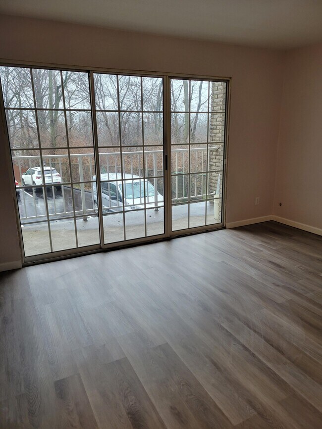 Building Photo - 4816 Glenway Ave