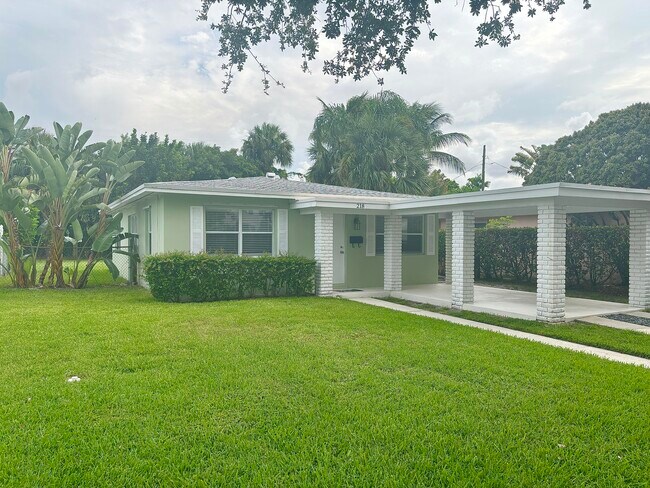 Building Photo - 218 Seville Rd