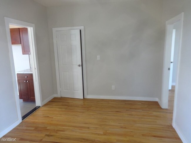 Foto del edificio - 392 E 4th St