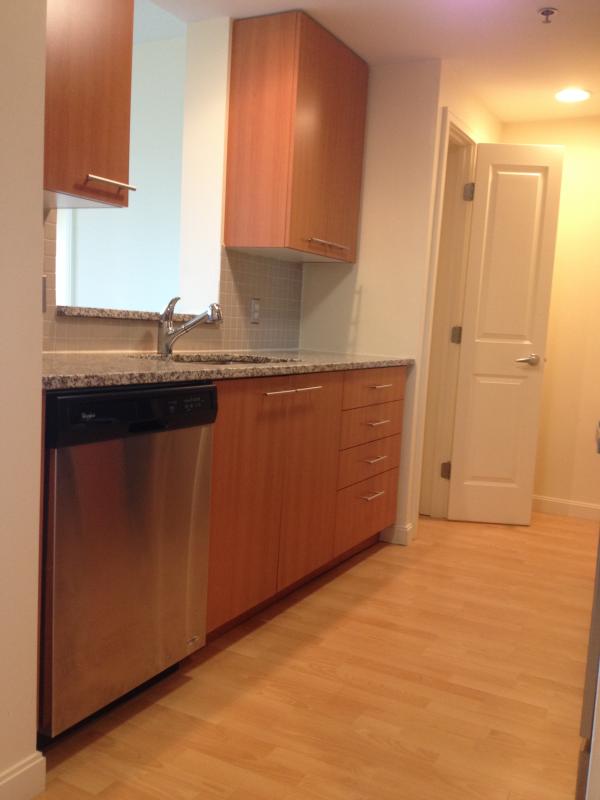 Primary Photo - 100 Sidney St