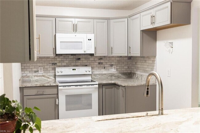 Foto del edificio - 1545 Lakeport Ct