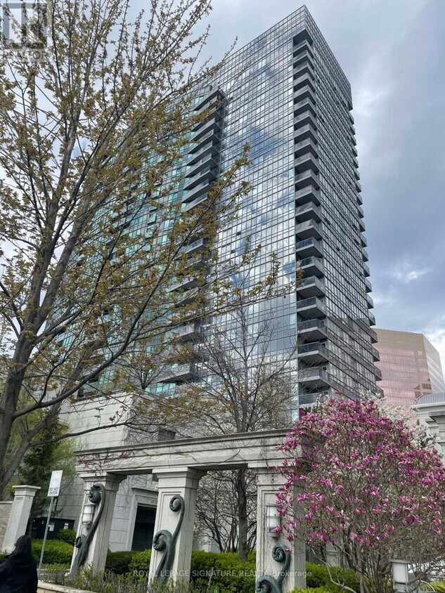 Photo principale - 25-825 Greenview Ave