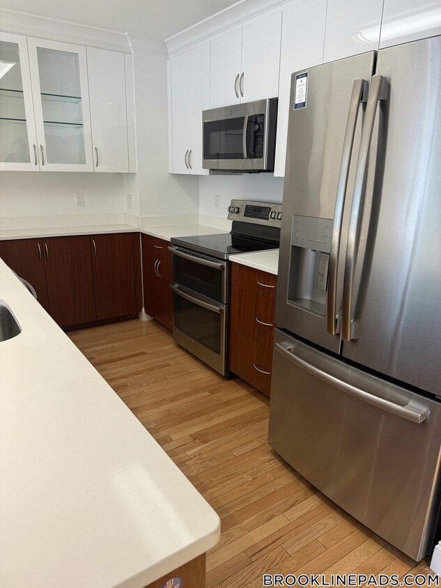 Foto principal - 1443 Beacon St