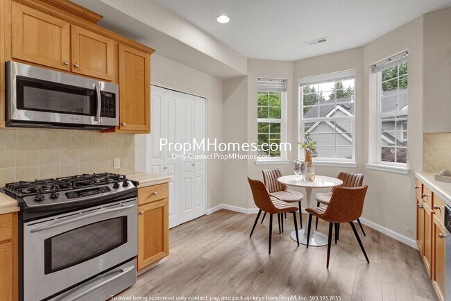 Foto del edificio - Luxury 3 Bedroom Townhome in West Linn!
