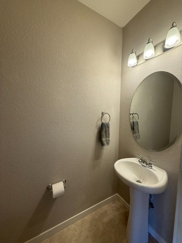 Foto del edificio - 7366 Weatherwood Dr