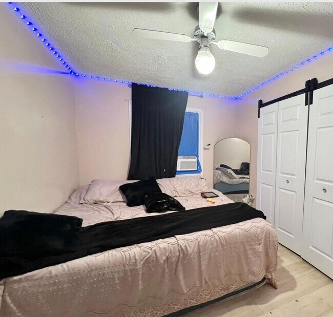 Foto del edificio - 1672 N Manton St