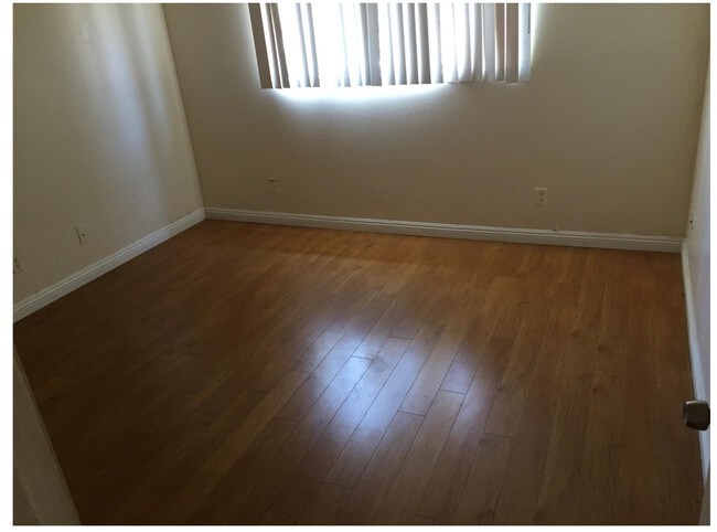 Building Photo - 343 W Lomita Ave