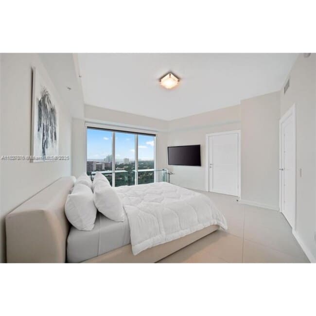 Foto del edificio - 60 SW 13th St