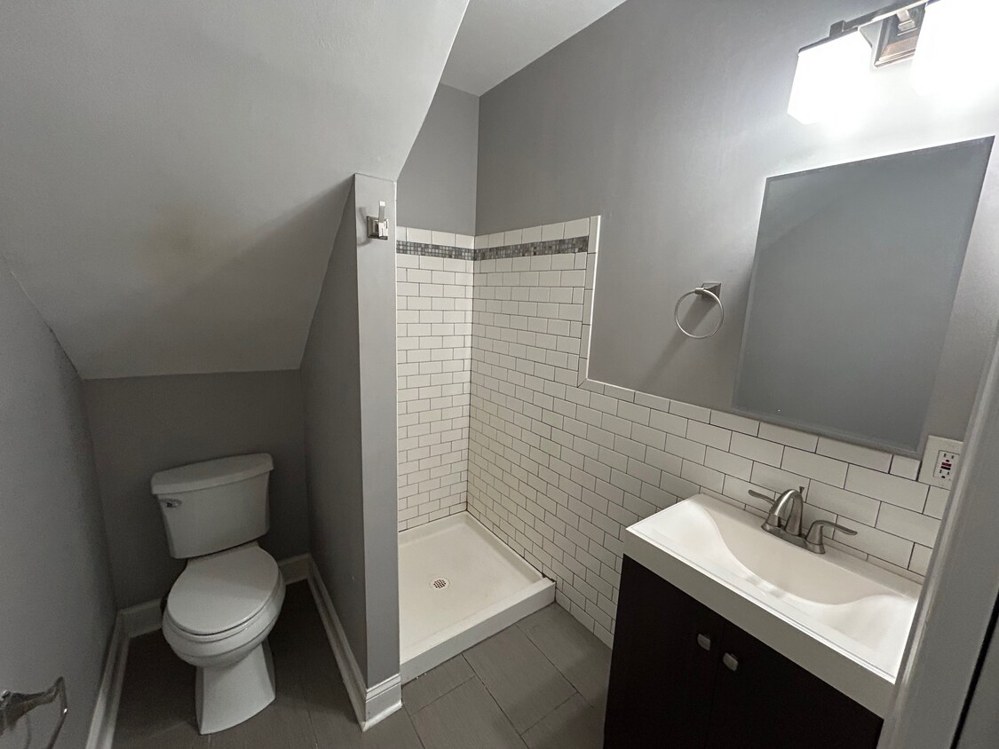 Foto del edificio - 1379 S Brook St