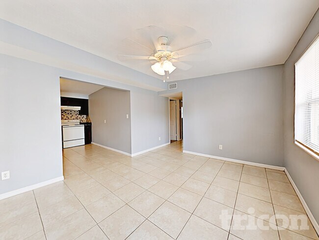 Foto del edificio - 651 12th Ave N
