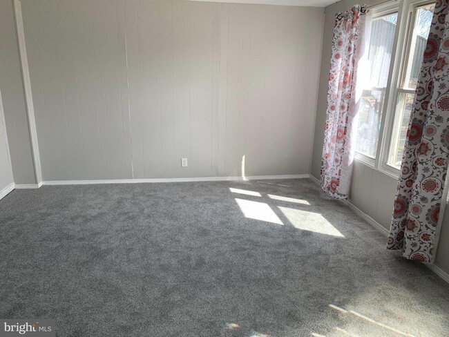 Foto del edificio - 7454 Berkshire Rd