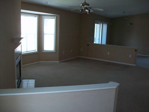 Building Photo - 4148 Breezewood Dr