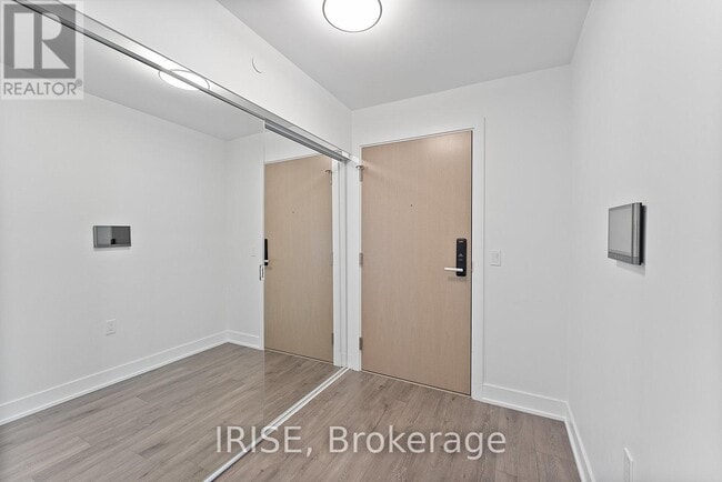 Photo du bâtiment - 575-1575 Bloor St E