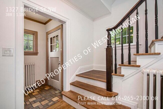Building Photo - 1327 Bridge St NW