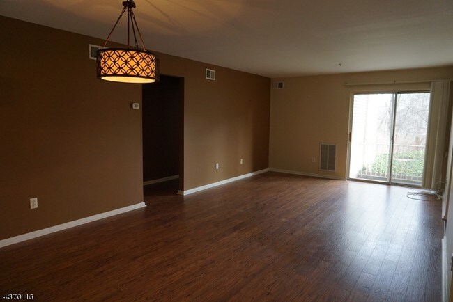 Building Photo - 51 Brookside Ln