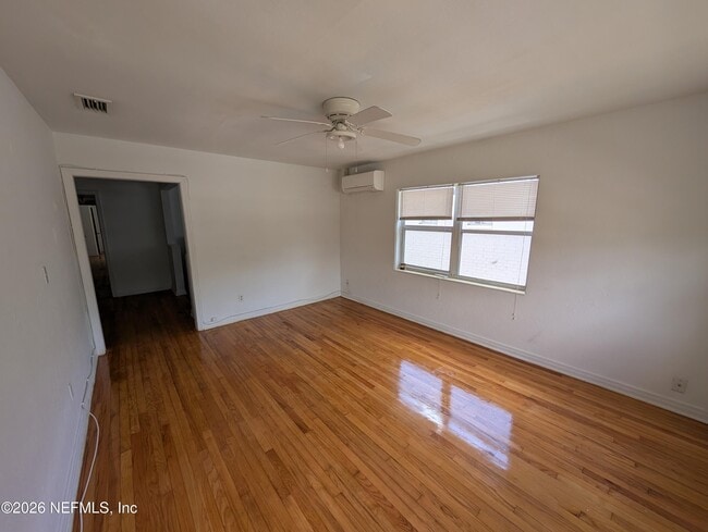 Building Photo - 2136 College St