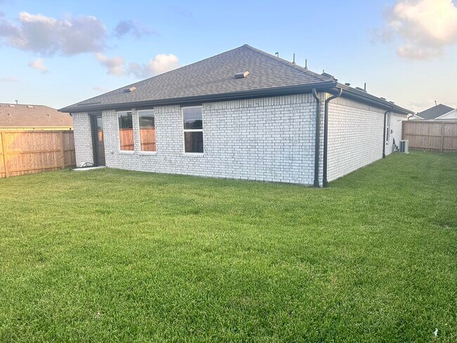 Foto del edificio - 2302 Still Bend Ln