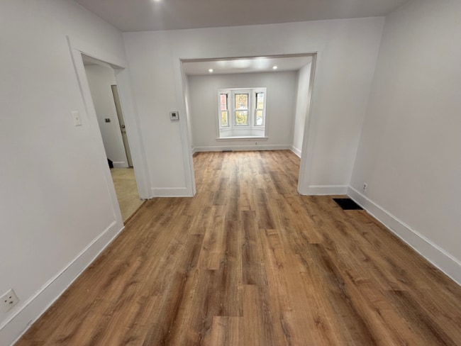 Foto del edificio - 114 Hawthorne Ave