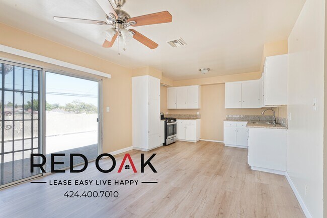 Foto del edificio - Recently Remodeled Two Bedroom with Expans...