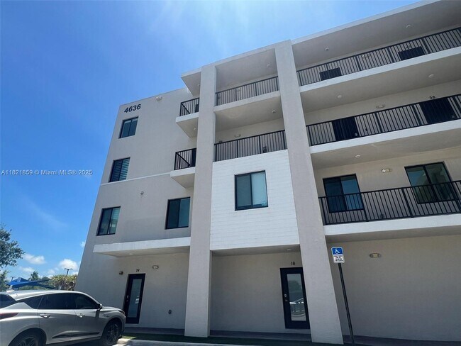 Foto del edificio - 4636 NW 84th Ave