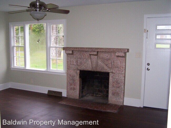 Building Photo - 3 br, 1 bath House - 5212 Brenda Dr.