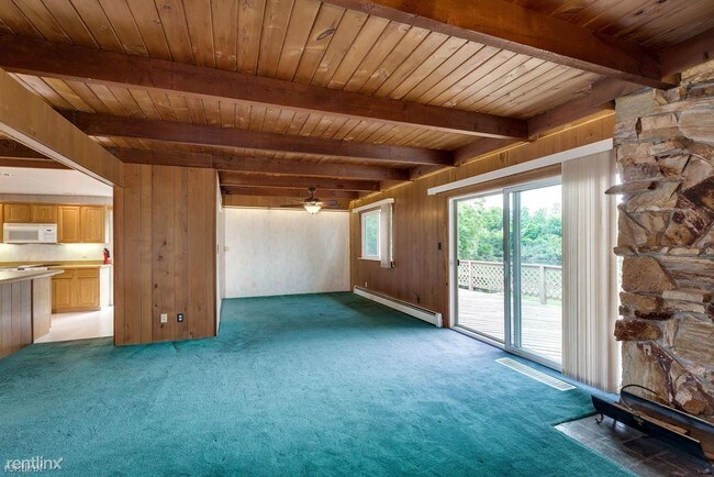 Building Photo - 6150 Gordon Rd