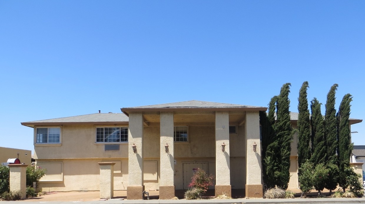 Primary Photo - Villas At Tabor
